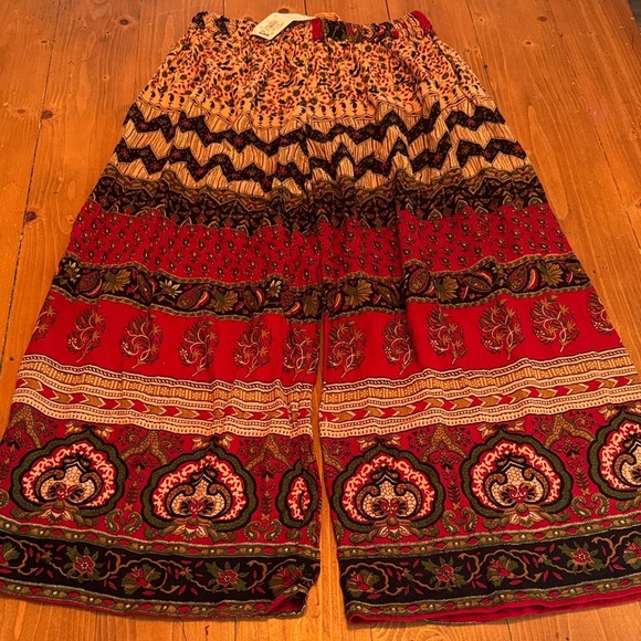 Bohemian Red Patterned Women's Pants - Picture 5 of 8